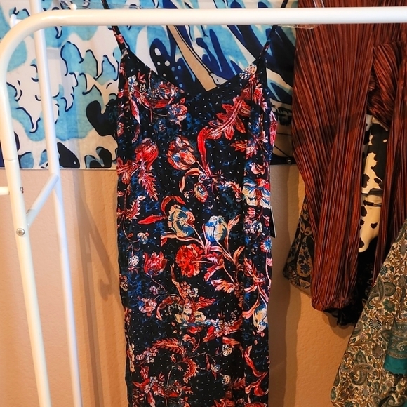 3/$20 NWT Express Patterned Dress - Picture 2 of 4